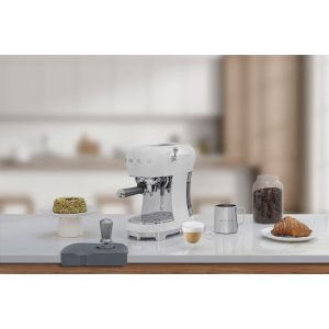 اسپرسوساز اسمگ ایتالیا مدل ECF02WH رنگ سفید