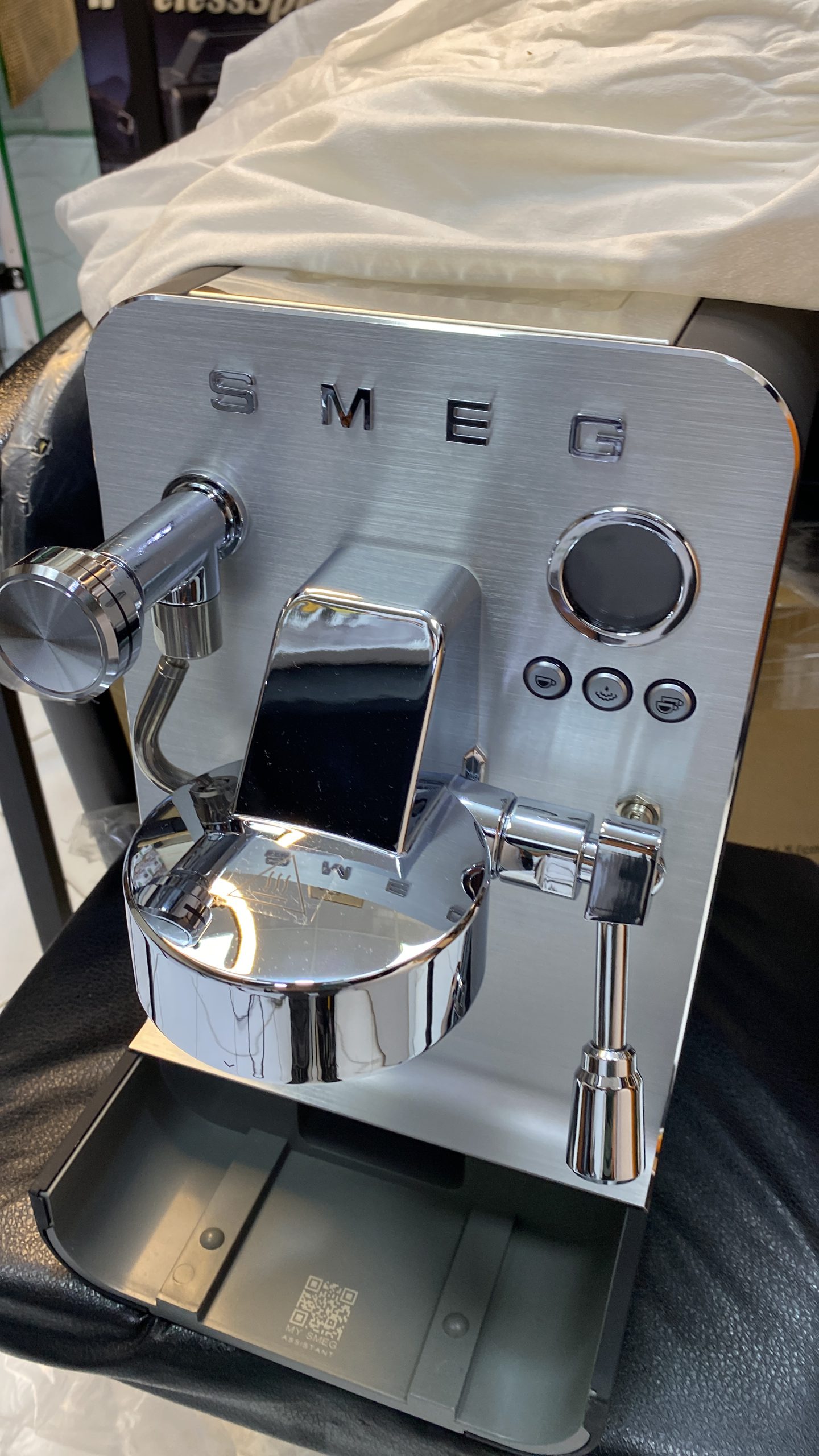 اسپرسوماشین مینی پرو اسمگ (SMEG) EMC02 رنگ مشکی