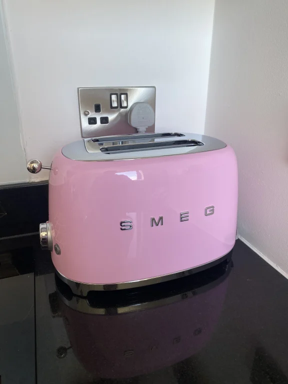 توستر 2 اسلایس اسمگ (SMEG) ایتالیا مدل TSF01 رنگ صورتی